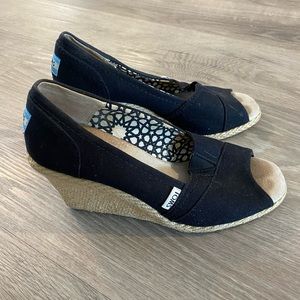 TOMS espadrilles